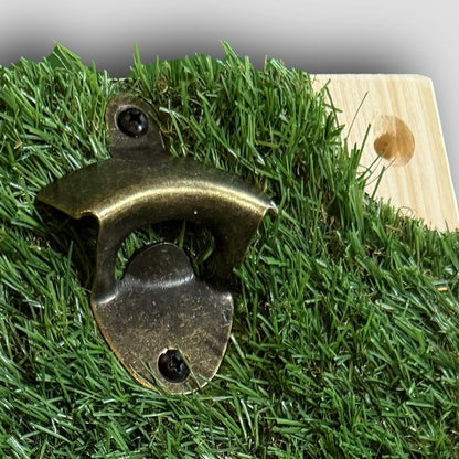 Flaschenöffner Fußballfeld